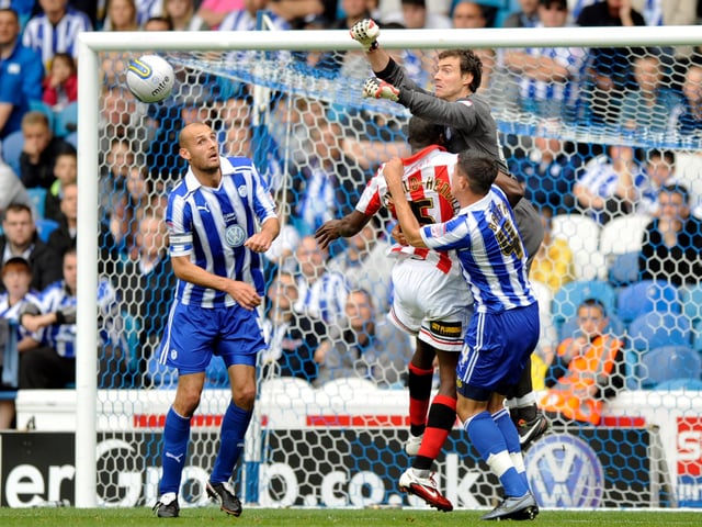 The keeper initially joined on loan before making the move to Wednesday permanent. Left to join Millwall two years later before spells at Doncaster and Kerla Blasters in India before coming back to England and joining Burton Albion where he remains as back up.