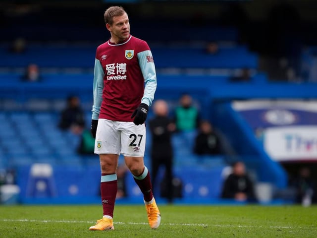 Burnley striker Matej Vydra has been subject to approaches from Watford and Bournemouth. Both clubs want an initial loan, which would be made permanent if they’re promoted to the Premier League. (The Sun)