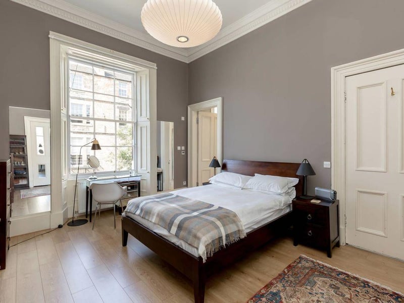 Principal bedroom.