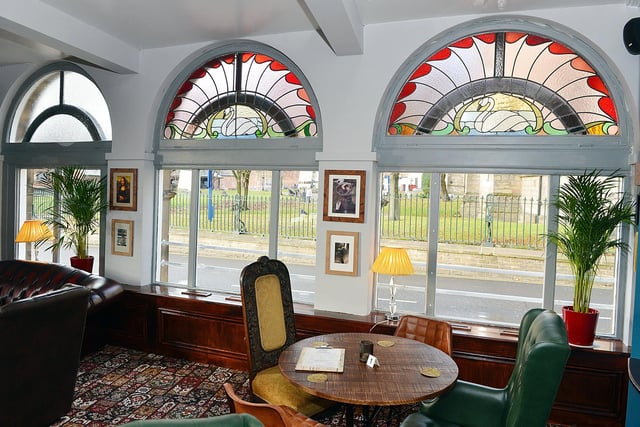 Do you know which pub has these stain glass windows?