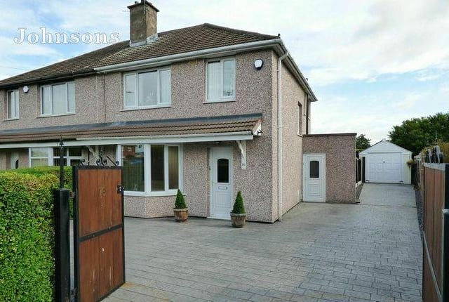 Viewed 1207 times in the last 30 days, this three bedroom house is being marketed by Johnsons, 01302 977660.