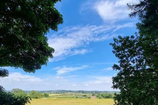 Beautiful blue skies from  @excusemephotography