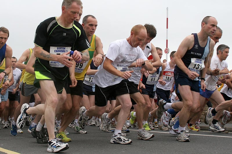 Start of the Buxton Carnival Five Mile Road Race in 2009