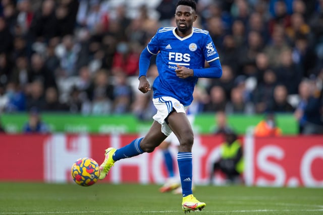 Leicester City are preparing to open contract talks with Wilfred Ndidi, with the likes of Manchester United and Aston Villa keen on signing the Nigerian. His current deal expires in 2024. (Football Insider)