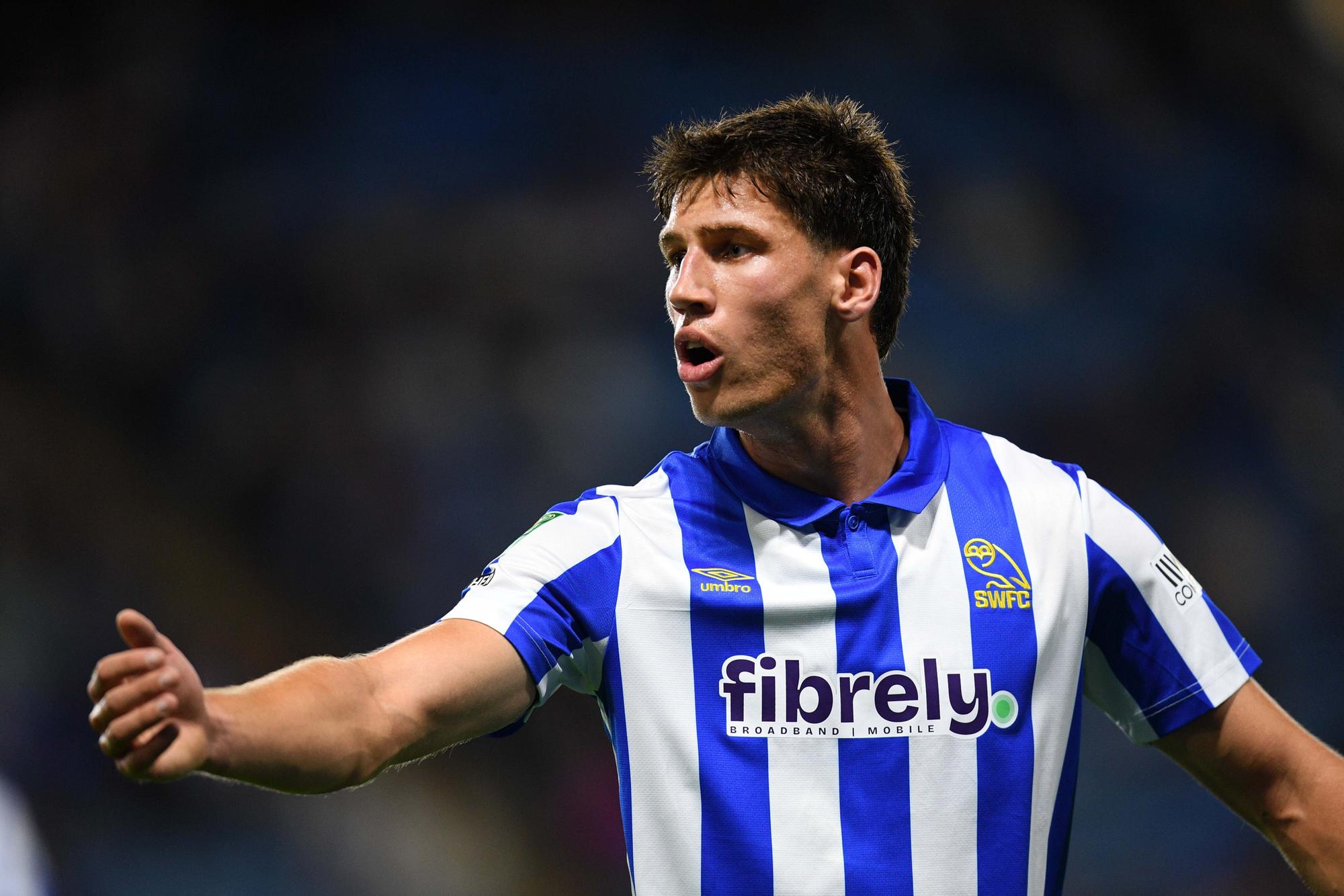 Injury latest on Sheffield Wednesday defender who made promising start after Aston Villa move