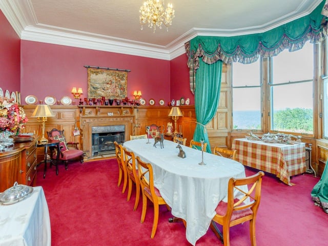 Dining room.