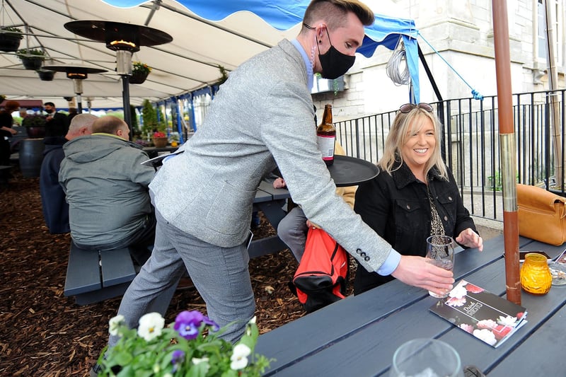 Table service at Society for Jenny Reid (Pic: Fife Photo Agency)