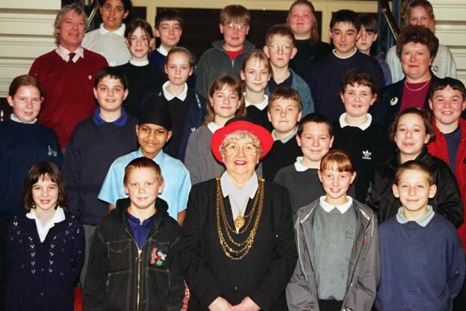 Pupils and staff from Wheatley Middle School went to visit the Mansion House in 1997.