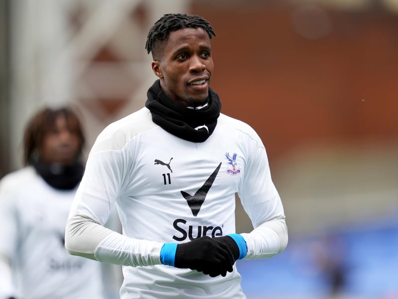 Crystal Palace are believed to have slapped a £40m price tag on star man Wilfried Zaha, as Spurs and Everton prepare to do battle for the Ivory Coast international. He's got two years left on his current Eagles deal. (Daily Mail)