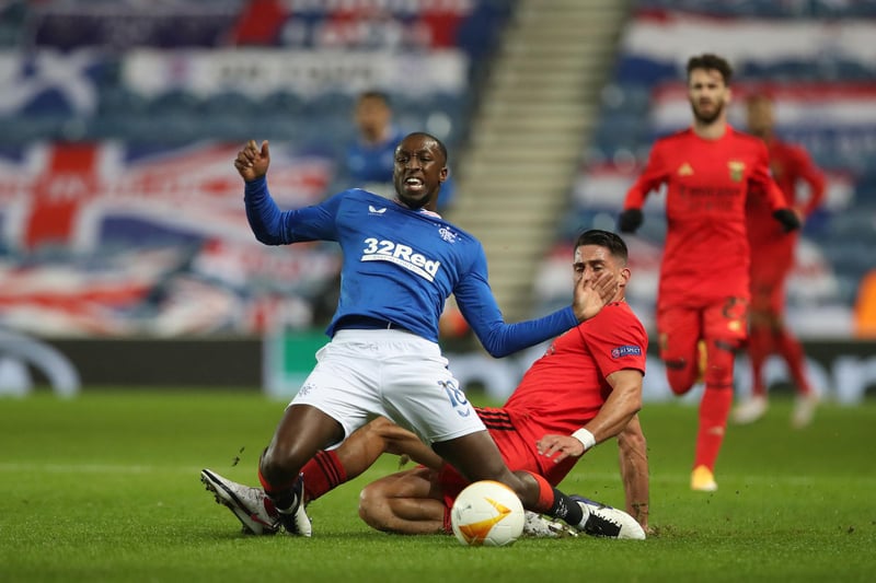 Ex-Leeds United man Noel Whelan has urged the Whites to pursue a move for Rangers' £10m-rated midfielder Glen Kamara. He's claimed the Finland international would be a perfect fit for the Whites, amid rumours he'll sign a new Gers deal. (Football Insider)