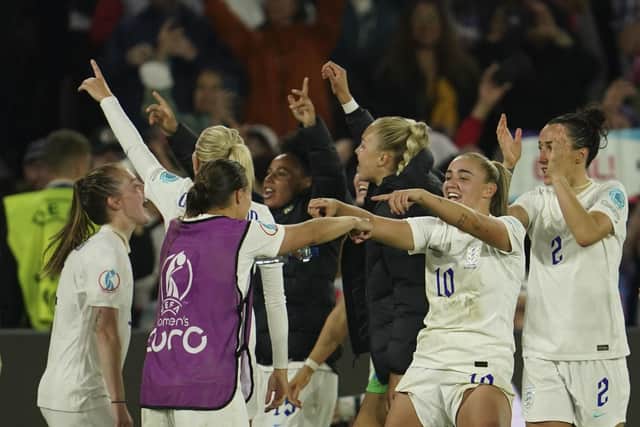 England women are heading for the Euro 2022 final – and four players have strong Sheffield and South Yorkshire links. England players celebrate at the end of the Women Euro 2022 semi final soccer match between England and Sweden at Bramall Lane Stadium in Sheffield, England, Tuesday, July 26, 2022. (AP Photo/Jon Super)