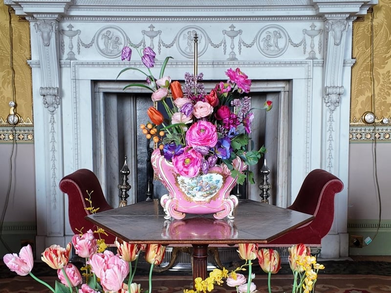 A spectacular, larger-than-life floral design takeover that seamlessly fuses haute couture with avant-garde botanical arrangements, transforming grand historic interiors into a living canvas. 🎨 Harewood House, Harewood, LS17 9LG