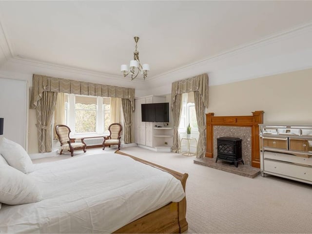 Principal bedroom.