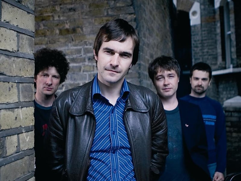 Indie rock classics from a Britpop era favourite, delivering nostalgic anthems and energetic performances.