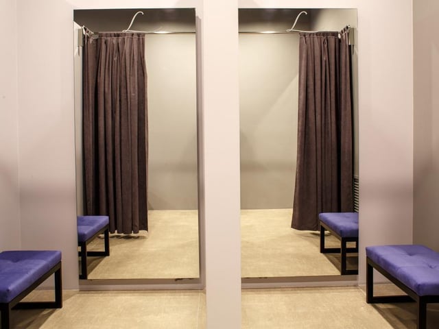 Fitting rooms will be closed in stores, so shoppers will not be able to try clothes on in-store (Photo: Shutterstock)