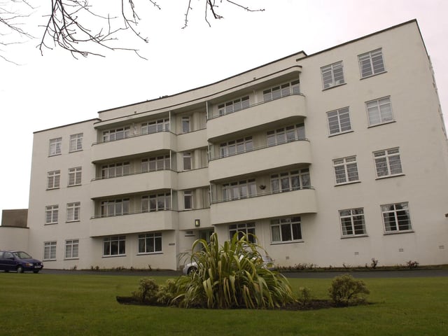 As residential art deco goes, you’d be hard-pressed to find a finer example in Edinburgh than Ravelston Garden.