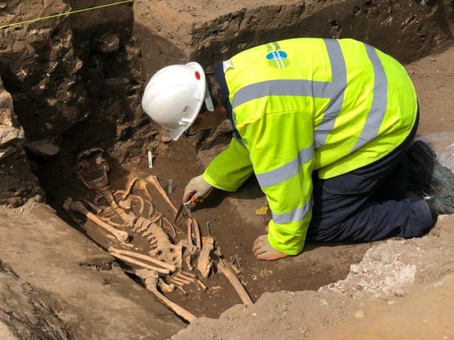 Council Depute Leader Cammy Day said: "It’s crucial that we conserve the remains found here, and a team of archaeologists are carrying out the painstaking job of doing this. What’s more, further examination of the excavated graves will give us an invaluable glimpse into the lives of Leithers past.”