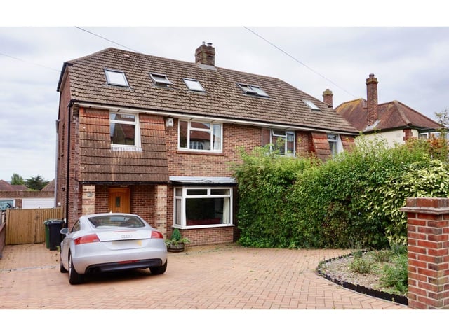 Four-bedroom semi-detached house in Farlington with open plan living, including a lounge with a gas log burner style fire, and a Juliette balcony with fabulous views over the Solent. Marketed by Purplebricks. Find out more at: https://bit.ly/3g4Jlan