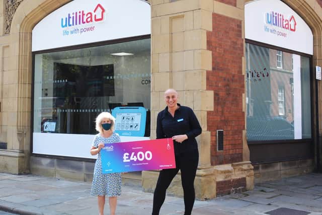 Utilita team completes 5k Challenge whilst carrying 55kg weights to raise valuable funds for local youth housing charity