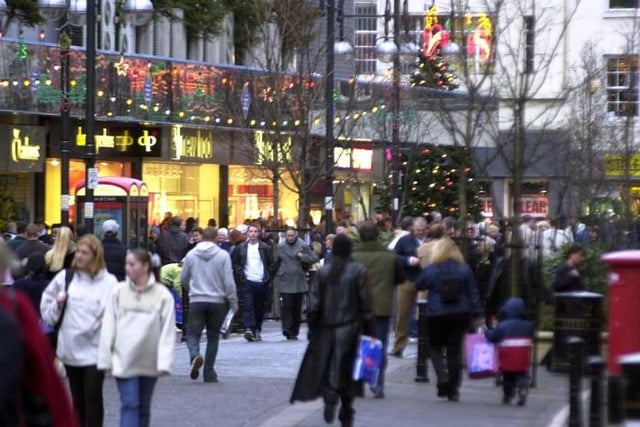 The Christmas rush on St Sepulchre Gate in December 2001.