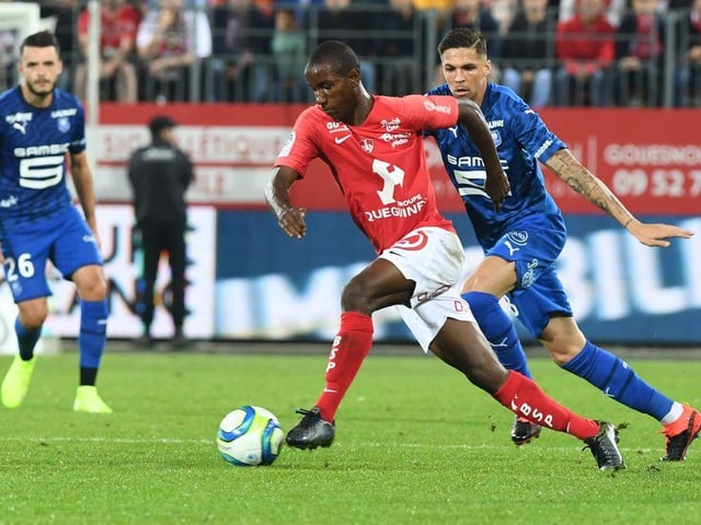 Arsenal and Sevilla have emerged as the frontrunners to sign Brest midfielder Ibrahima Diallo. He is reportedly interested in a move to the Emirates. (Daily Star)