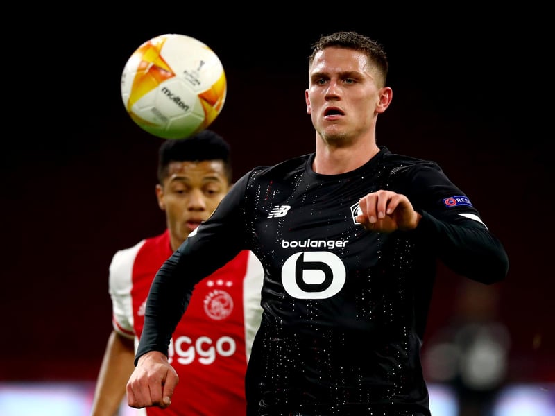 West Ham are said to be leading the race to sign Lille defender Sven Botman, ahead of Newcastle United and Crystal Palace. The 21-year-old, who is also on Norwich's radar, is likely to cost around £27m. (Sky Sports)
