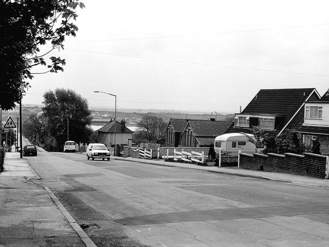 Do you remember Common Road at Huthwaite looking like this in 1982?