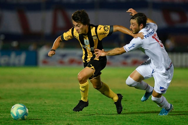 Chelsea have joined Manchester City and Juventus in tracking Penarol's 18-year-old Uruguayan winger Facundo Pellistri. (Calciomercato)