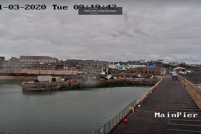 The view towards Seahouses from the main pier at North Sunderland Harbour.

https://www.nsh.org.uk/cameras.html