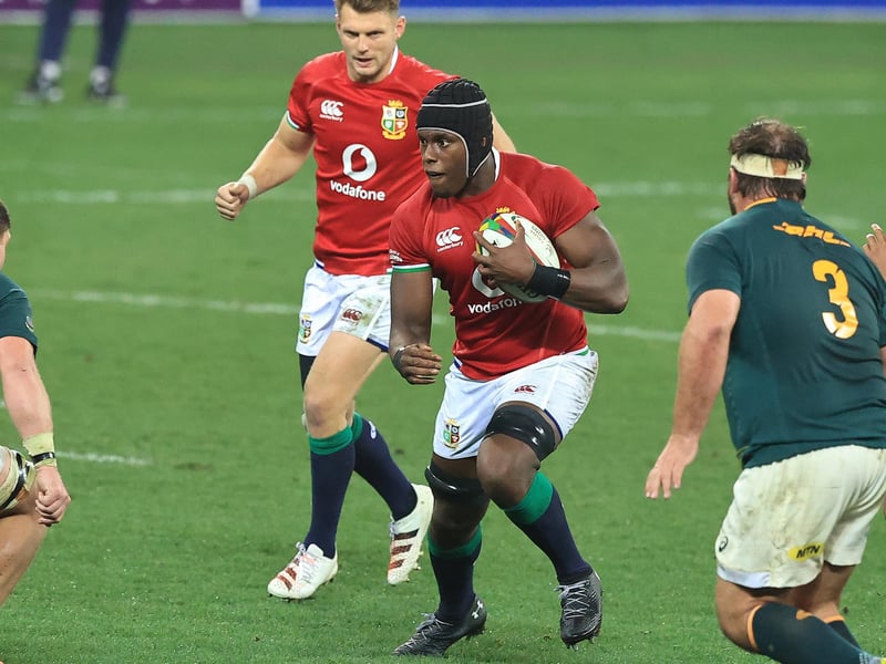 Super line-out defence and was a menace, but he could not stop the green shirts alone. 7/10
