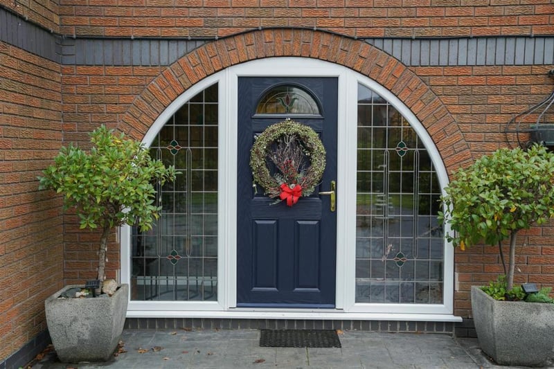 Designed without drainpipes to the front, no plastic gutters greet guests upon arrival at Ashleigh, instead an arched, glazed entrance, leading through to a large porch.