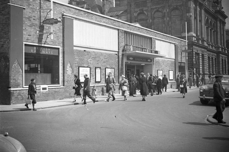 Back to Augist 1953 for this view of the south end of Sunderland Central Station.