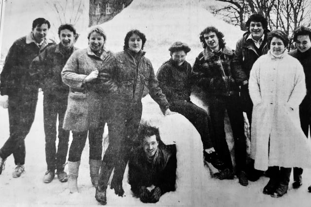 How do you build an igloo?
These students from Kirkcaldy College of Technology decided to try for themselves in 1984, and see if it was warm inside!
They build their igloo the halls of residence in Victoria Road.