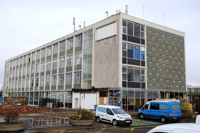 Demolition of Former Forth Valley College Building.
Picture Michael Gillen.