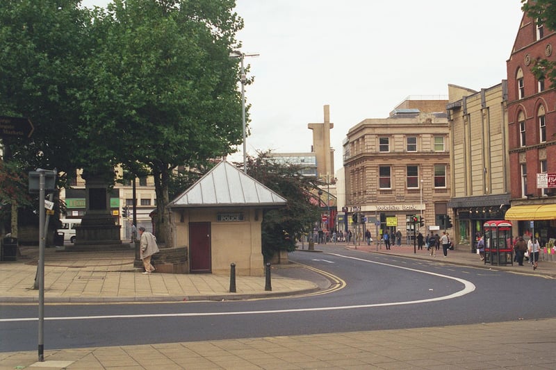 Fitzalan Square in 1999, taken from about the same spot as the earlier view, with a police box in the middle of the view