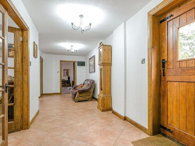Welcome to Woodman's Cottage, a separate, detached, chic, chalet-style property that is part of Loxley Lodge. It used to be an office but is currently in residential use.