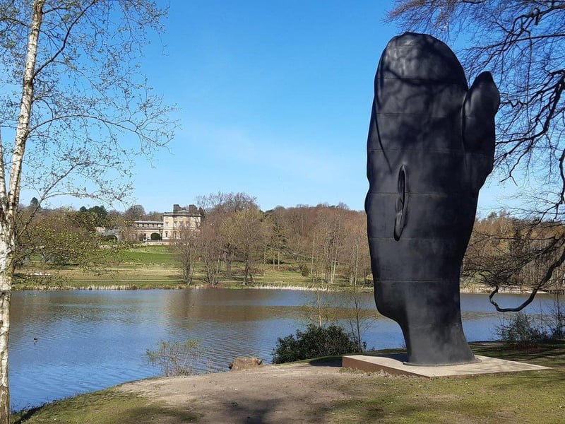 Art meets nature at Yorkshire Sculpture Park, where giant sculptures are dotted across beautiful landscapes. A peaceful yet inspiring trip for families who love creativity and the outdoors. 📍West Bretton, Wakefield WF4 4LG