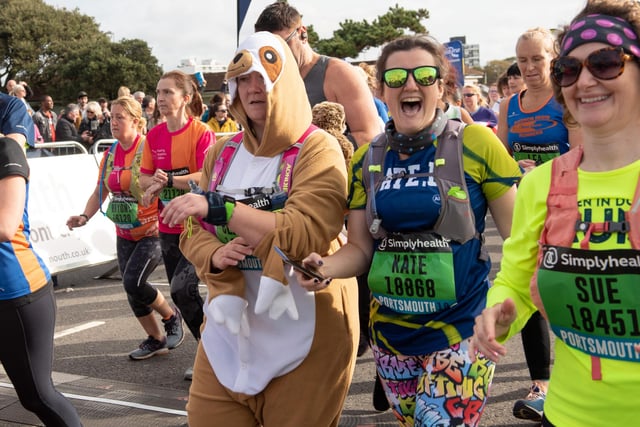 Action from the Great South Run. (201019-099)