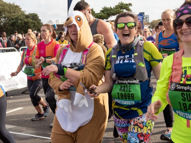 Action from the Great South Run. (201019-099)