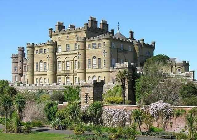 Culzean Castle was used in The Wicker Man (1973) as the home of Lord Summerisle. It has also appeared in The Queen (2006), and the Hindi language epic Pyaar Ishq Aur Mohabbat (2001).