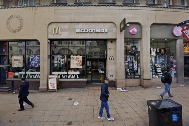 McDonald's on High Street has a rating of 3.7 based on 3,900 Google reviews.