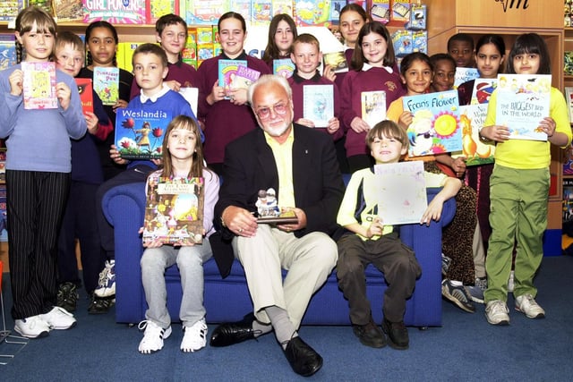 Author Robert Swindells who won the Sheffield Childrens Book award in 1999 with theb children who have put forward books for the 2000 competition