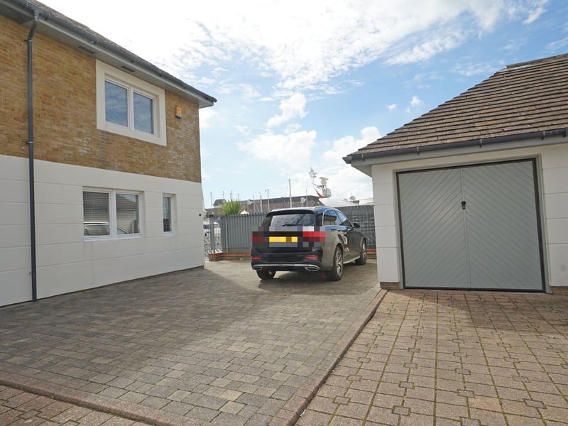 Look inside this four bedroom home in Bryher Island, Port Solent which is on sale for over £1.1m.