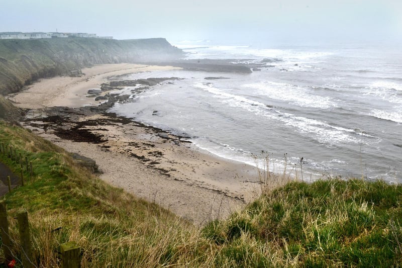 Berwick beach, also known as the Greenses beach, is popular due to its proximity to the holiday park. There is ample parking, public toilets and it is only a five minute walk from the town centre.