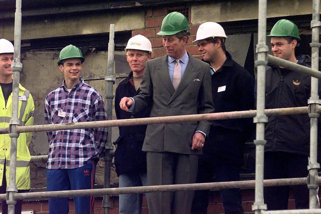 Prince Charles meets builders at the Manor Reborn project on Cary Road, Sheffield, on November 13, 1998