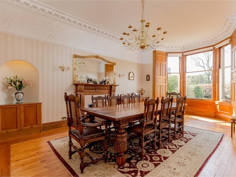 Dining room.