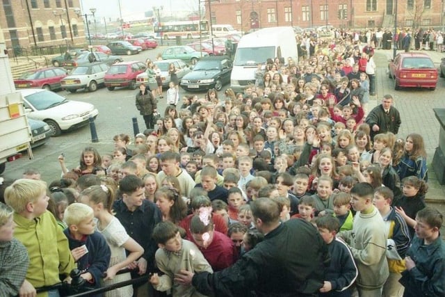 Hundreds of people pictured queuing up in Wesley Square to enjoy the delights of a night at the Wesley disco. Can anyone remember which year this was?
