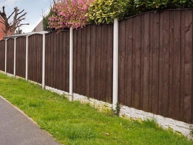 Is your garden lacking a bit of privacy? Adding either fencing or garden walls can be completed without planning permission and the rules are pretty straightforward.