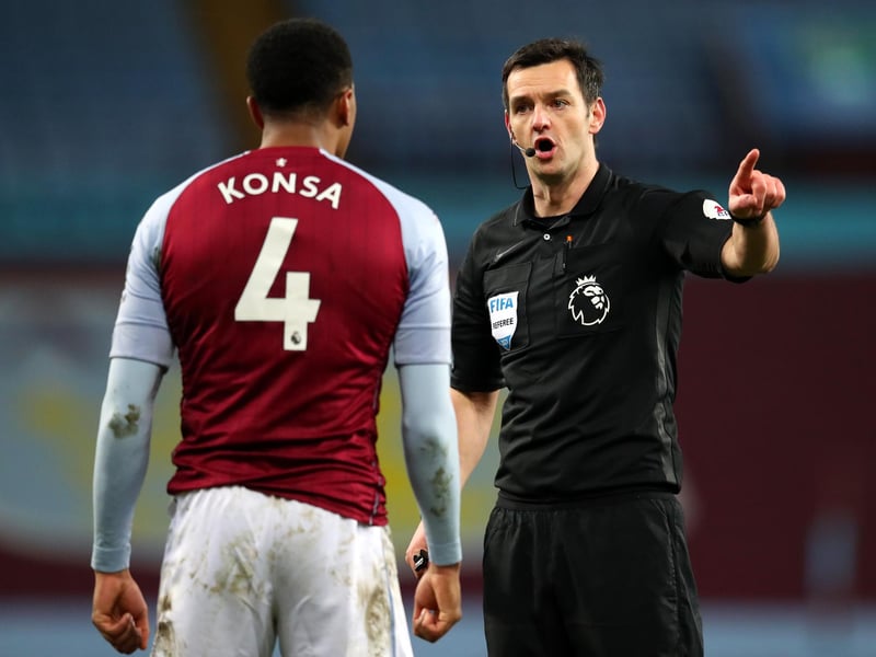 Aston Villa are in talks with Ezri Konsa about a new contract in an attempt to fend off interest from Premier League sides including Liverpool and Tottenham Hotspur. (Mirror)