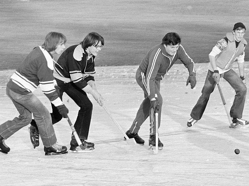 Do you remember playing ice hockey on Berry Hill Park?